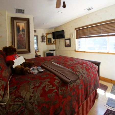 Fleur De Lac Europeran Inn เลคแอร์โรว์เฮด ภายนอก รูปภาพ