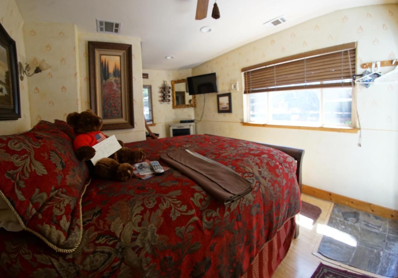 Fleur De Lac Europeran Inn เลคแอร์โรว์เฮด ภายนอก รูปภาพ
